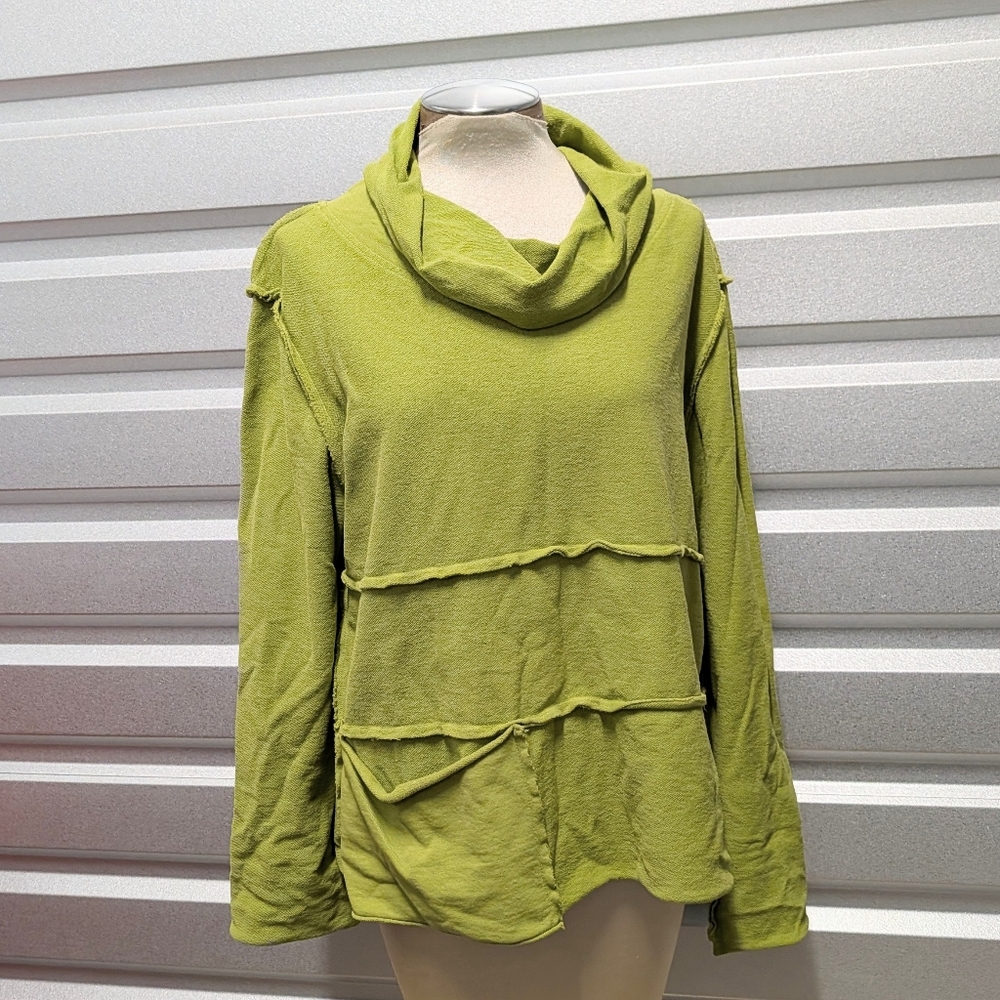 ELEVEN STITCH apple green cowl neck top M